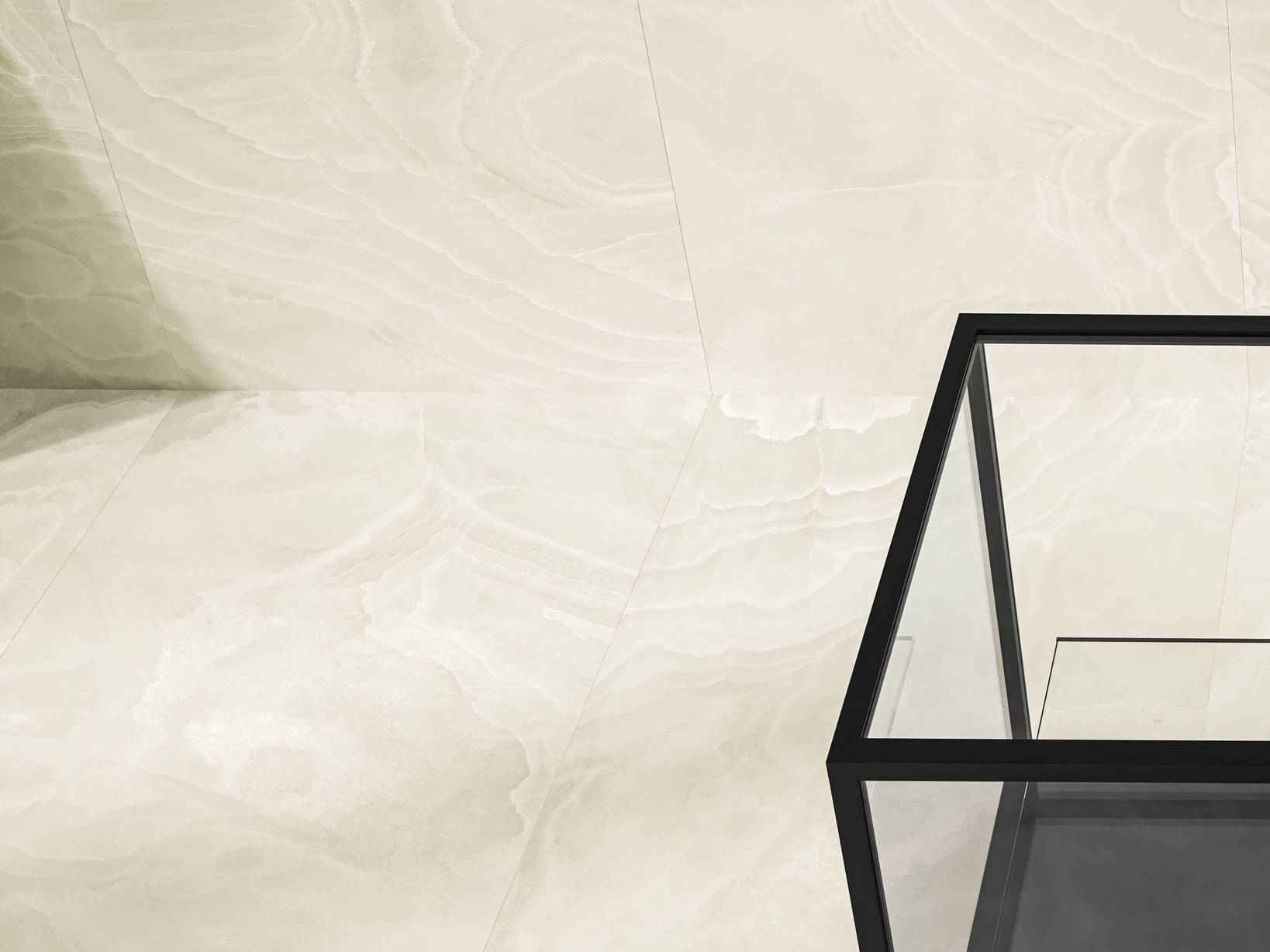 Lustra 1 | Tile and Stone Center